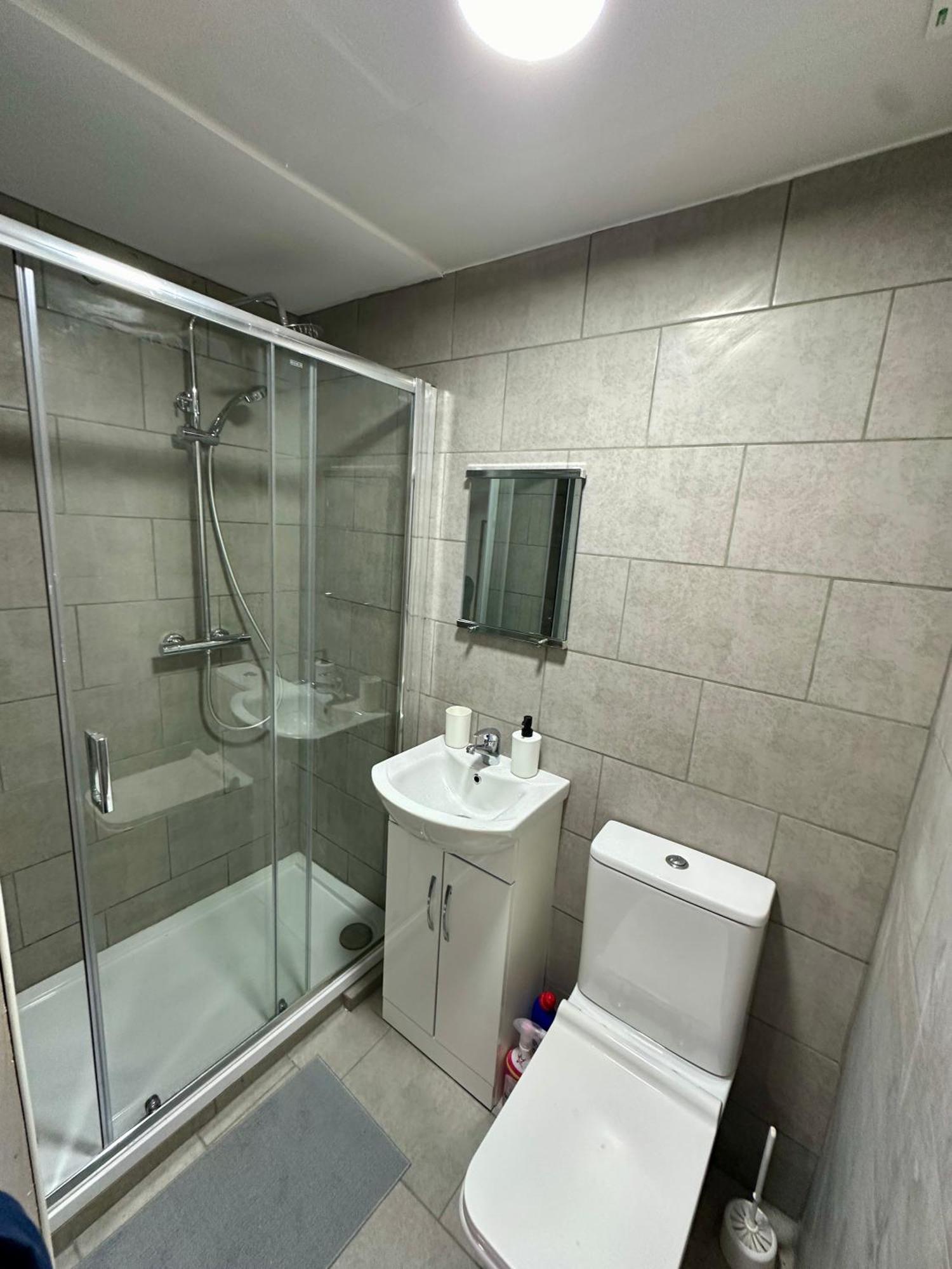 Stratford Guesthouse London Ngoại thất bức ảnh