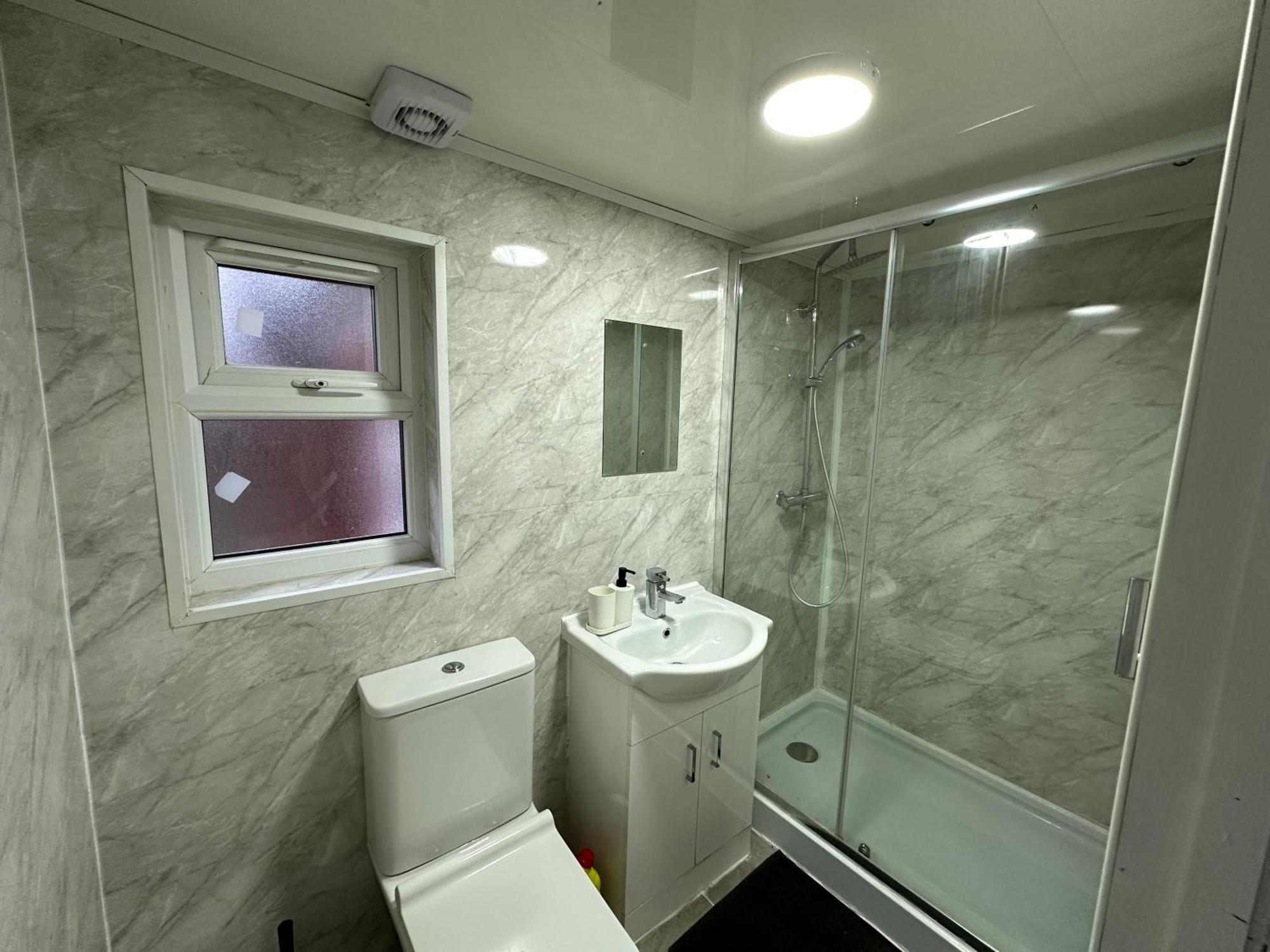 Stratford Guesthouse London Ngoại thất bức ảnh